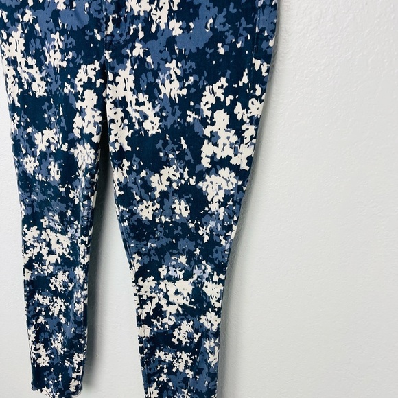 Gap Blue Floral Camo Skinny Denim Pants - Picture 3 of 9